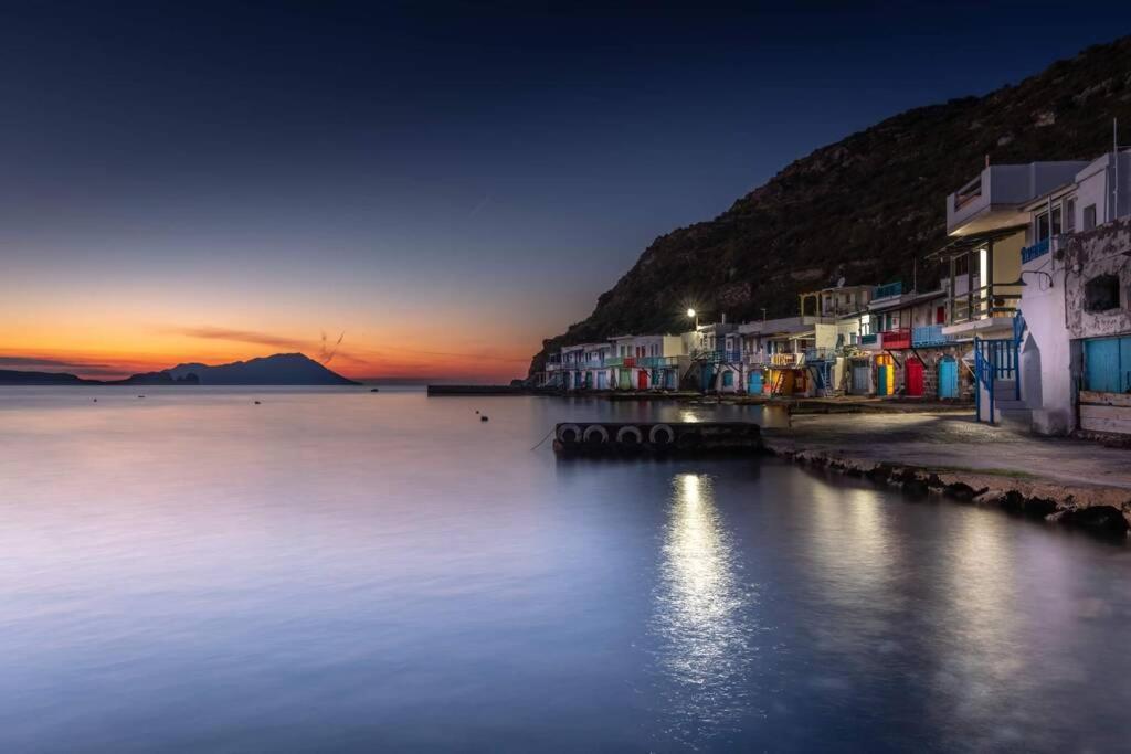 The Colourful Land Milos Klima  Luaran gambar